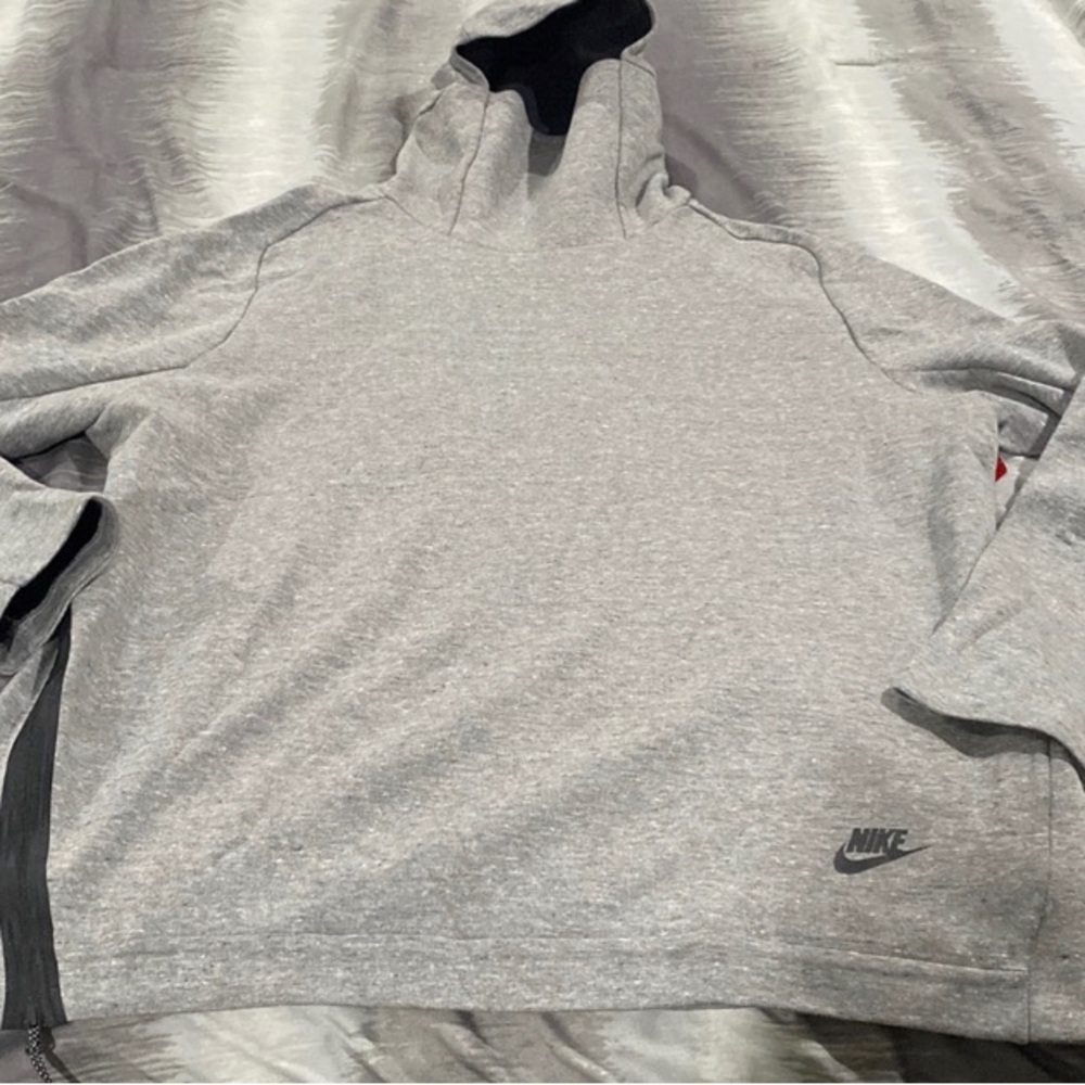 NIKE TECH HOODIE